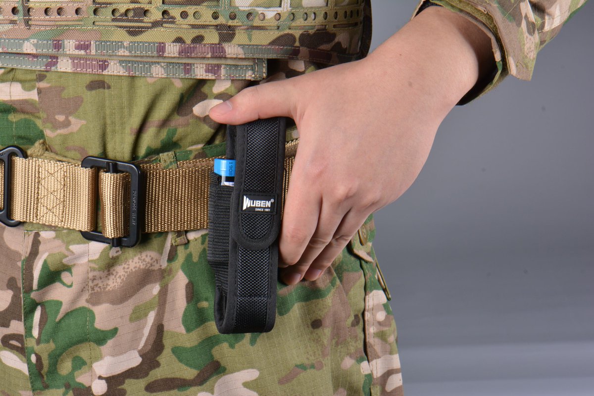 wubenlight's tweet photo. AS6 - Carry your flashlight and battery on your belt or key ring. Keep them in a safe condition, not easy to fall off.
Learn more - https://t.co/xIjtapFntB
#wuben #wubenas6 #pocketdump #everydaycarry #knifecommunity #knives #knife #waterproof #flashlight #caseshop #bestcase https://t.co/njxxvUBFRr