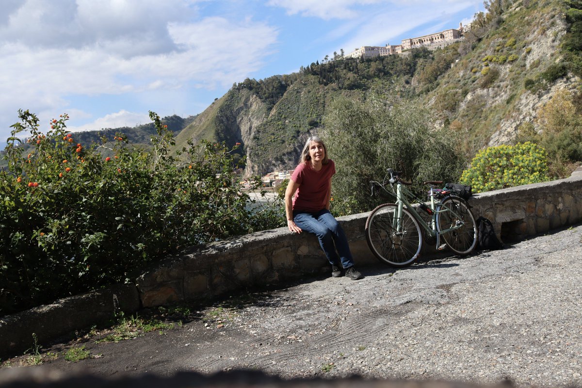 maxine jones tweet media