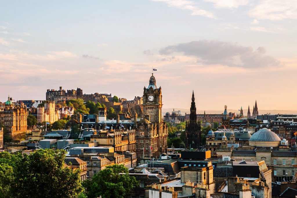 Are you based nearby Edinburgh, Glasgow or somewhere in between? Perhaps even further afield in Dundee, Aberdeen or even Inverness – Lustalux specialise in window film projects in every corner of the UK.
lustalux.co.uk/window-films/w…
#scotland #windowfilm #privacywindowfilm