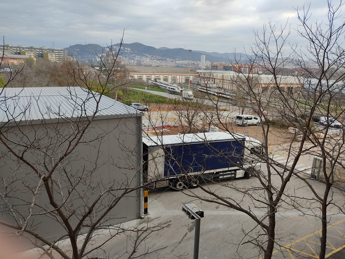 JordiBerLop's tweet photo. Convenio? Inici dia 7? No tràilers?

@Lucia_MartinG @jaumecollboni @ERC_SantAndreu @CUPstap @AvMaquinistaM @btvnoticies @InfoDistricte9 @StAndreuExpres @FAVBcn @TotBcn 

#ForaTEB https://t.co/AqKPrOysxi