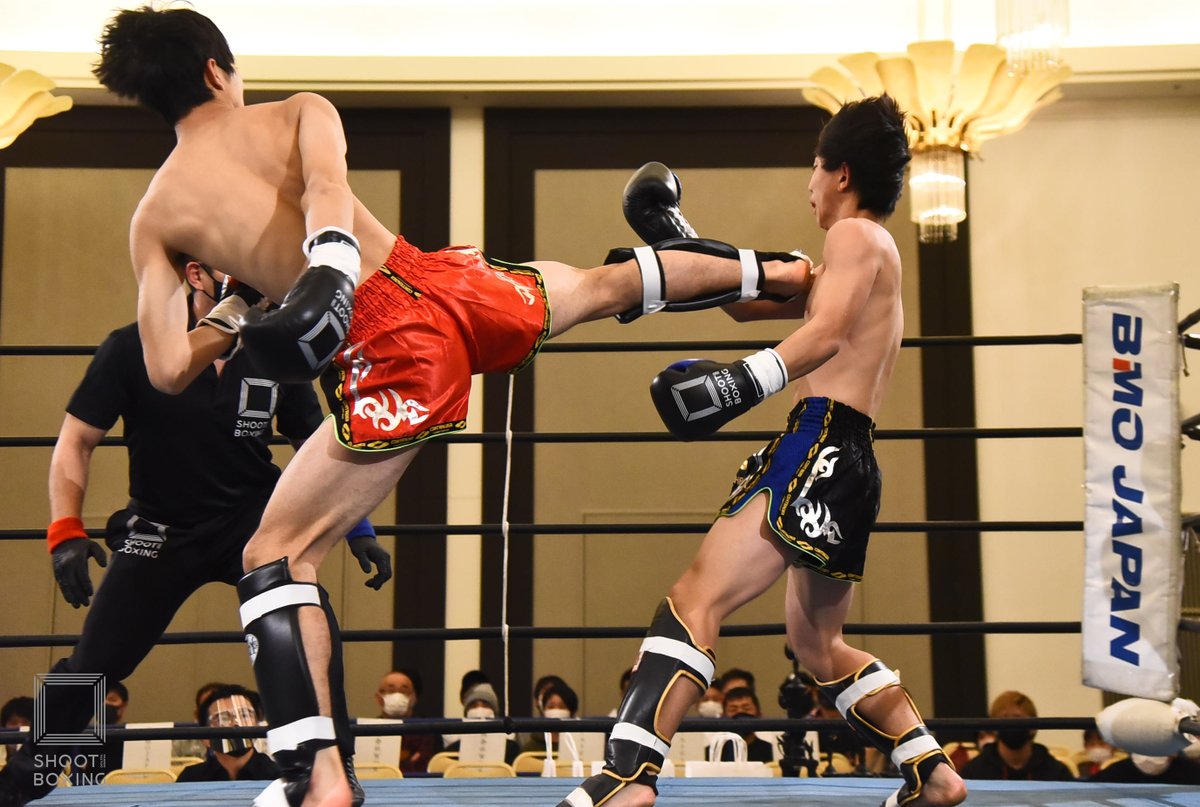 ボクシング CAMPEON 昨日knockoutで肘で切って2RTKO勝ちすることができました