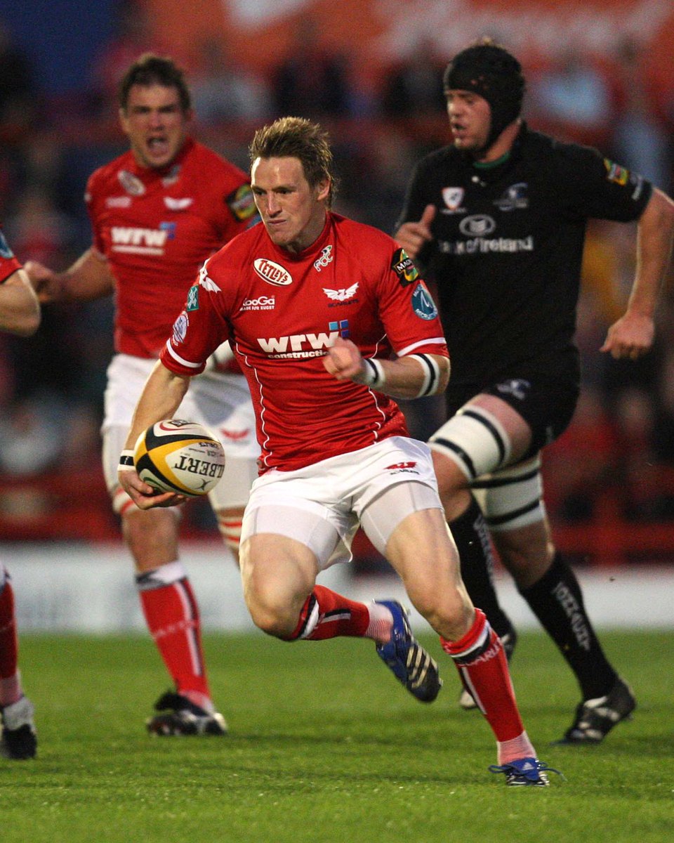 Always in our thoughts. Thinking of MJ's family and friends today #ScarletsFamily

Cofio am MJ. Mae ein meddyliau gyda'i deulu heddiw #TeuluScarlets ❤️