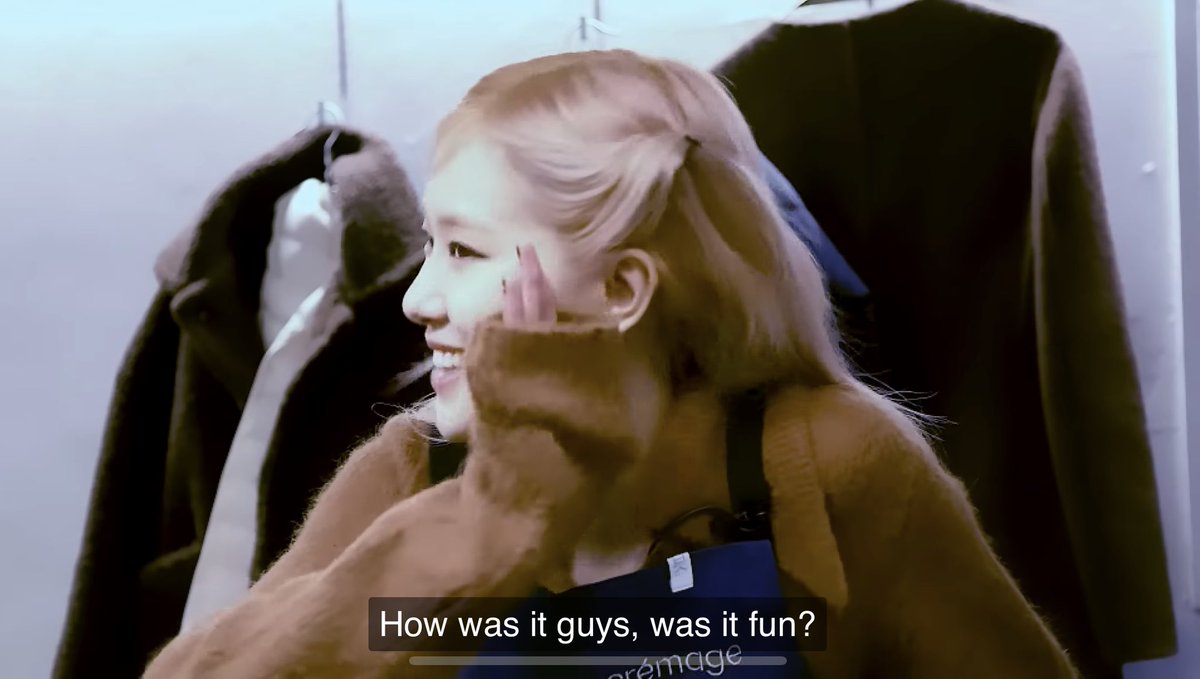 Chaimee4BP's tweet photo. Love it love it love it love it!! Thank you Rosé for spoiling us blinks with your first vlog! I had fun watching it. She’s so good at baking. Since I do baking too, I can tell from the way she piped it.
https://t.co/3s3Lrggjht
#ROSÉ #roséfirstvlog #BLACKPINK https://t.co/isFhgNChDh