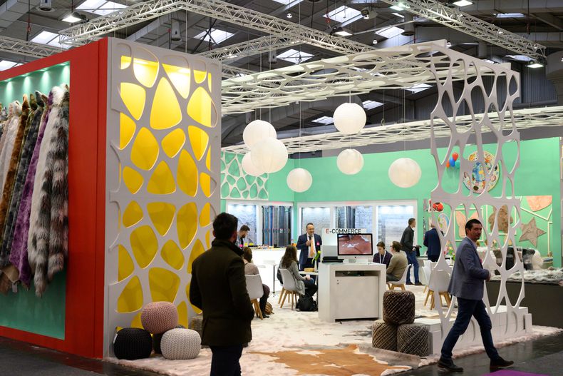 handwerksblatt's tweet photo. #Fachmesse: Vom 12. - 15. Januar 2023 wird @thedomotex als führende M#esse für #Teppiche & Bodenbeläge in #Hannover stattfinden. Neben der #Präsenzveranstaltung wird es auch digitale Angebote geben. @AUMAeV #handwerk #mittelstand https://t.co/Tm5XEIrVfp Foto: © Deutsche Messe AG https://t.co/XKyBpaBkxK