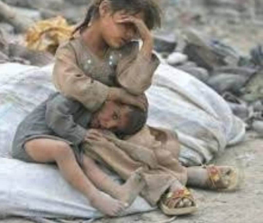 لقمة في بطن جائع خير من بناء ألف جامع
وخير ممن كسا الكعبة وألبسها البراقع
وخير ممن قام لله راكع
وخير ممن جاهد للكفر بسيف مهند قاطع
وخير ممن صام الدهر والحر واقع
وإذا نزل الدقيق في بطن جائع له نور
كنور الشمس ساطع
فيا بشرى من أطعم جائع .
#سلة_رمضان
لتبرع على حساب رقم1828849