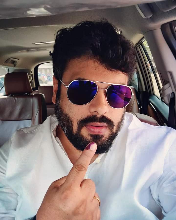 Rajudubeykashi's tweet photo. I voted for a better UP, developed UP. I voted for Yogi. 

#voteforyogi #कमल_संग_पूर्वांचल
@iShashiShekhar https://t.co/M4IgVGGTJn