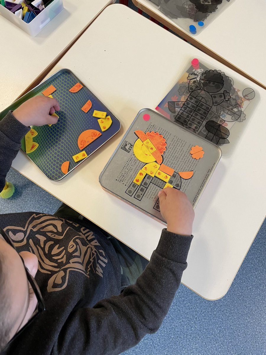 lothoca's tweet photo. La semaine des maths commence: ateliers au choix, tout le monde y trouve son compte et la classe est calme 🥰 #mathsenforme https://t.co/U7MRBJOGRu