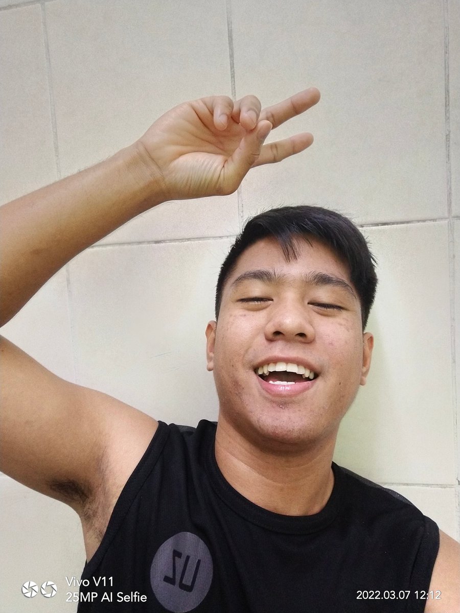 JollibeeCrew97's tweet photo. Pasoo kain tulog Selfie.
My every day routine. May mga post pakong ano eh haha post ko kaya 😅
#BuhayQatar
#Qatar
#Ofw https://t.co/PDrtvK55xc