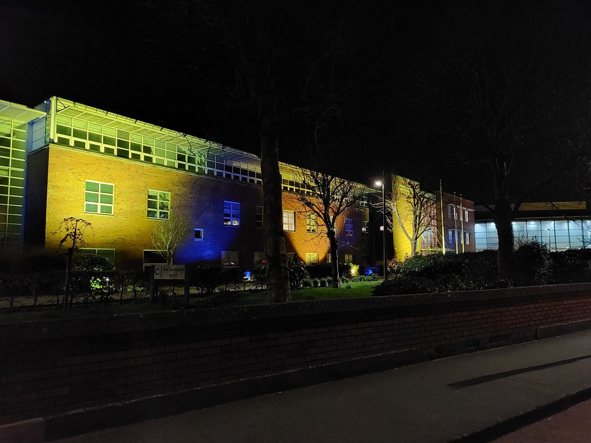 Our Moylish campus is shining bright in solidarity with #Ukraine over the last few days while we gathered donations from our staff and students. Our Midwest final collection is happening today, 1pm on our Moylish campus. Thank you to everyone who has donated❣️🙏.