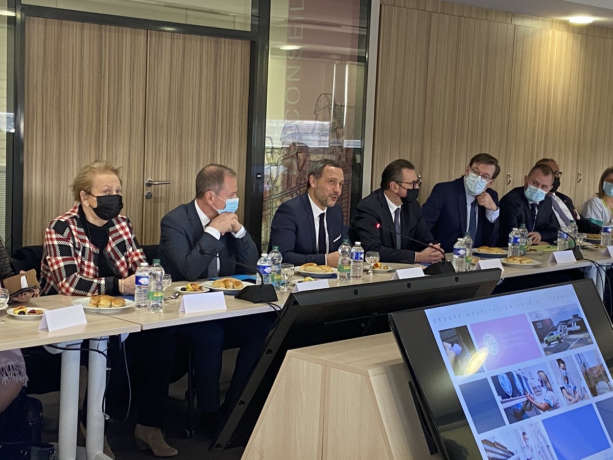 Je rencontre les professionnels de santé de la maternité de l’hopital d’Arras, un établissement pivot du Pas-de-Calais, inscrit dans la politique des 1000 premiers jours, qui bénéficiera dès aujourd’hui des bébés box à la Française
