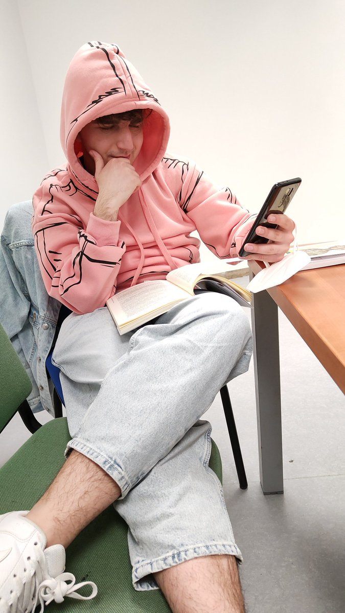 AntoN10___'s tweet photo. Stupido porco studioso
#parocazzemanué #gmade https://t.co/nEviddd4Jf