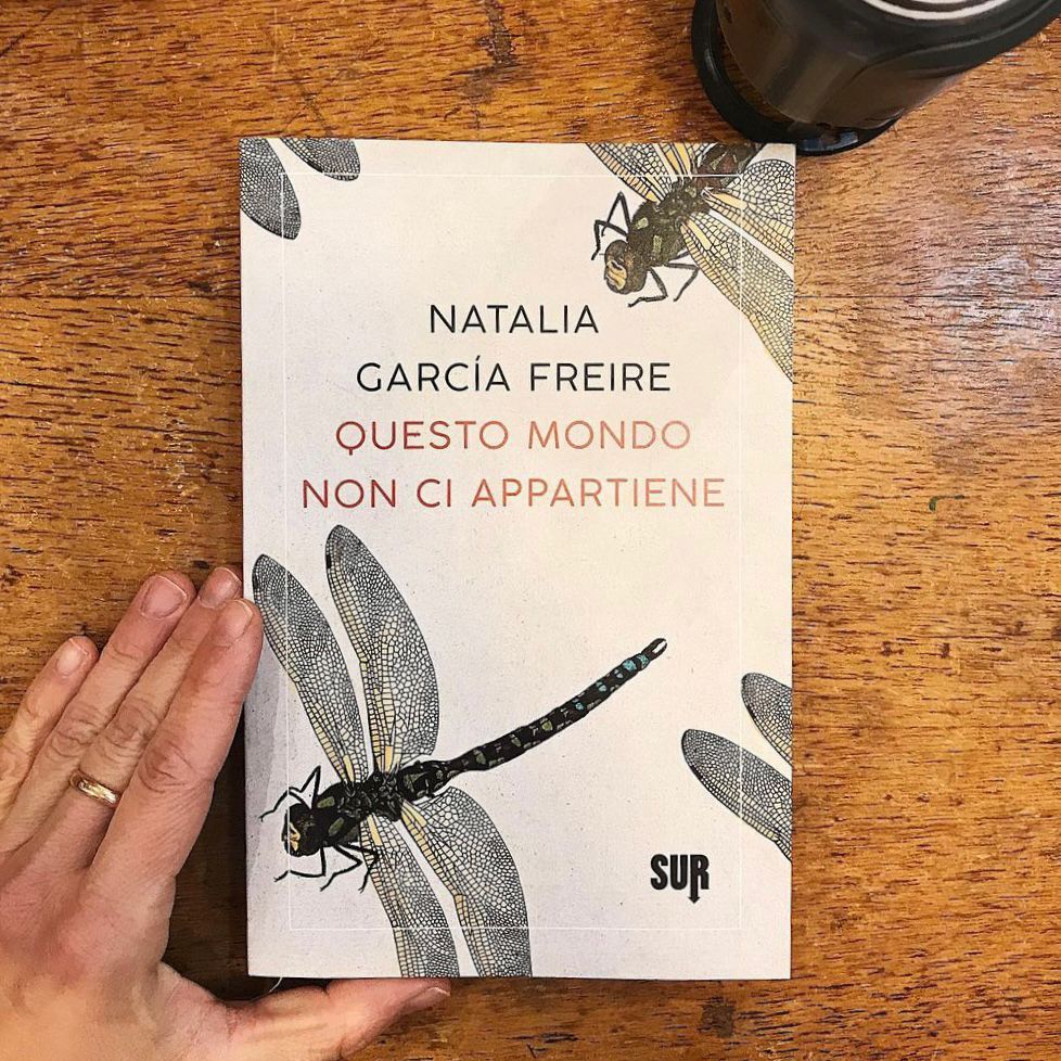 Iniziamo a scaldare i motori in vista del fatidico 9 giugno.

Venerdì 11 marzo alle 18 alla Libreria Brac di #Firenze #NataliaGarciaFreire presenta “Questo mondo non ci appartiene” con @vera_gheno e Giulia Zavagna.

<a href="/edizioniSUR/">edizioni SUR</a> <a href="/ESERCIZIdiSTILE/">Gabriele Ametrano</a> 
#lacittadeilettori