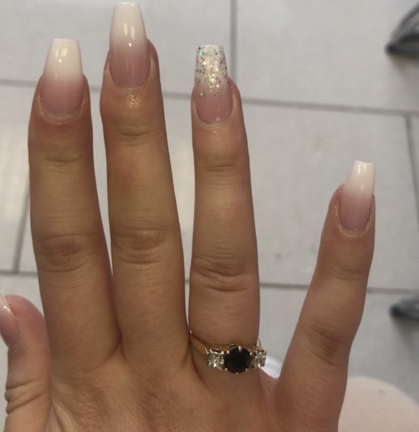 beasym's tweet photo. I don’t suppose anyone has found this ring and another similar smaller one. I lost it on Saturday night in Horsham, last time I had it was in The Crown pub. It’s really not worth anything but it was my nans engagement ring and the smaller one was my mums😔 https://t.co/jHSK80rlV4
