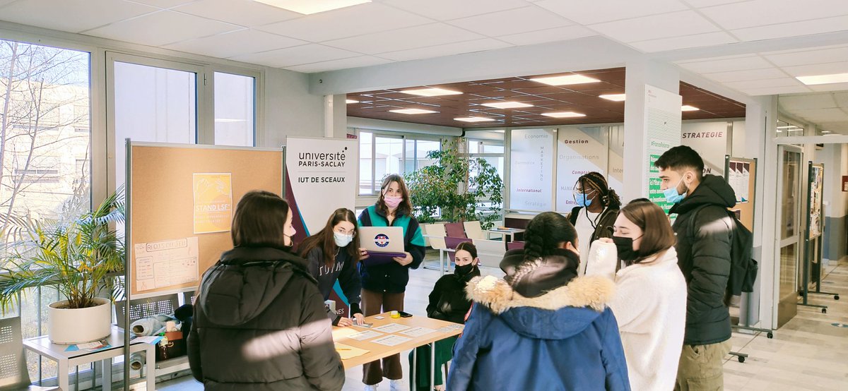 IUT_Sceaux's tweet photo. [TIME TO PARTICIPATE] 
Métiers de #comptabilite, #intelligence #economique, langue des signes .. le programme des conférences est plus que complet pendant les #JPros de @IUT_Sceaux @UnivParisSaclay.

#apprendreautrement #BUT #TC #GEA https://t.co/xGcdMXtBGd