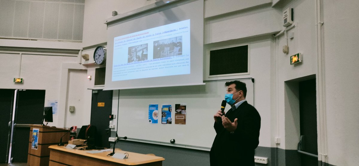 IUT_Sceaux's tweet photo. [TIME TO PARTICIPATE] 
Métiers de #comptabilite, #intelligence #economique, langue des signes .. le programme des conférences est plus que complet pendant les #JPros de @IUT_Sceaux @UnivParisSaclay.

#apprendreautrement #BUT #TC #GEA https://t.co/xGcdMXtBGd