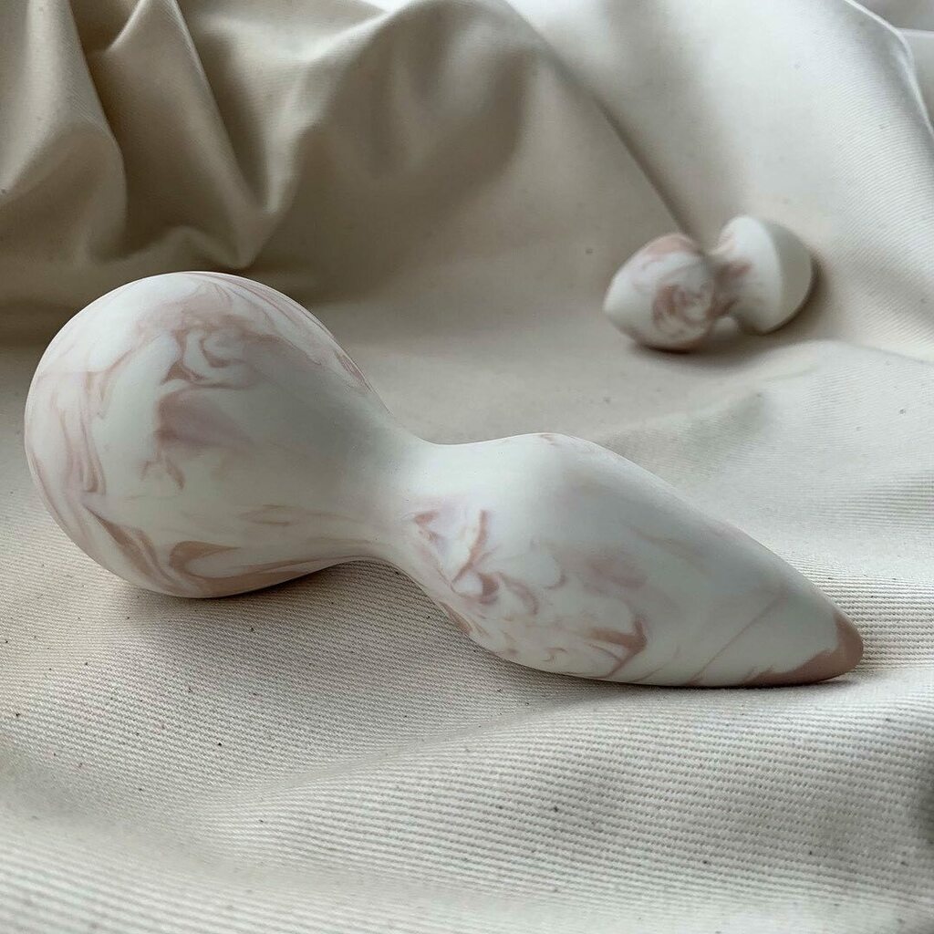 •THALO• Crée et imaginé par <a href="/adelebrydges/">Adele Brydges</a>, nous vous présentons aujourdhui le THALO: une collection où le masculin et le féminin coexistent dans un équilibre parfait pour créer une collection de toys et d’objets d’art fonctionnels
.
.
.
#vousmonsieur… instagr.am/p/CazKLU6gWHs/