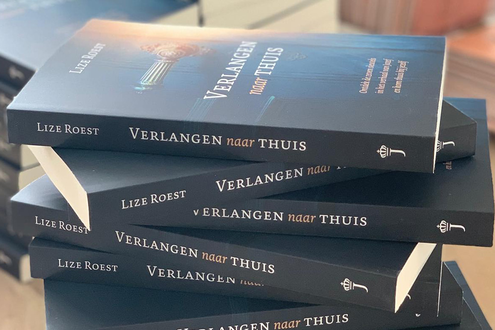 Debuut van Lize Roest verschenen: Verlangen naar thuis, over het doorbreken van patronen en thuiskomen bij jezelf: royaljongbloed.com/nl/nieuws/verl…
 
#boekpresentatie #verlangennaarthuis #gebrokenheid #jozef #thuiskomen