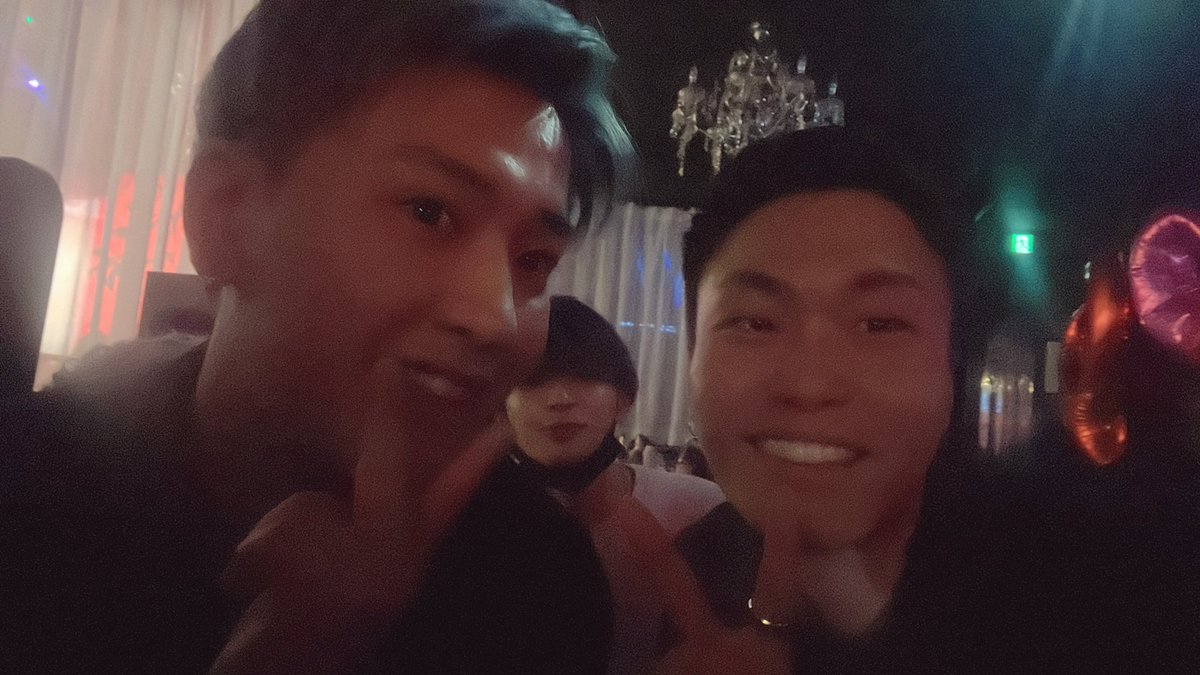 kimshufflekim's tweet photo. 3店舗合同営業お疲れ様でした!
新人ながら貴重な経験をさせていただきいろいろなことを吸収できたと思います!
これからどんどん伸びていけるように頑張っていくので、皆さん���ひお店に足を運んでください!
#CLUBSHUFFLE #岡山 #ホスト #柳町
#スターダムグループ
#短髪ホスト https://t.co/XhjUo4j9Vc