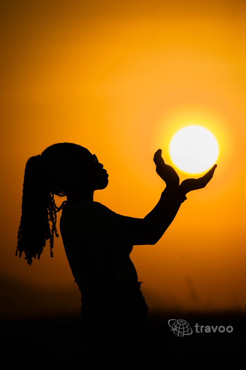 TravooAppAfrica's tweet photo. Show us a better sunrise photo than this one of @MukigaTraveller 😎

This was shot in today's game morning game drive in Kidepo VNP- Day 4

📸: @Ssenyonyiderick 

#TravooAppAfrica #5daysIntheEast https://t.co/EjUeoWB1gT