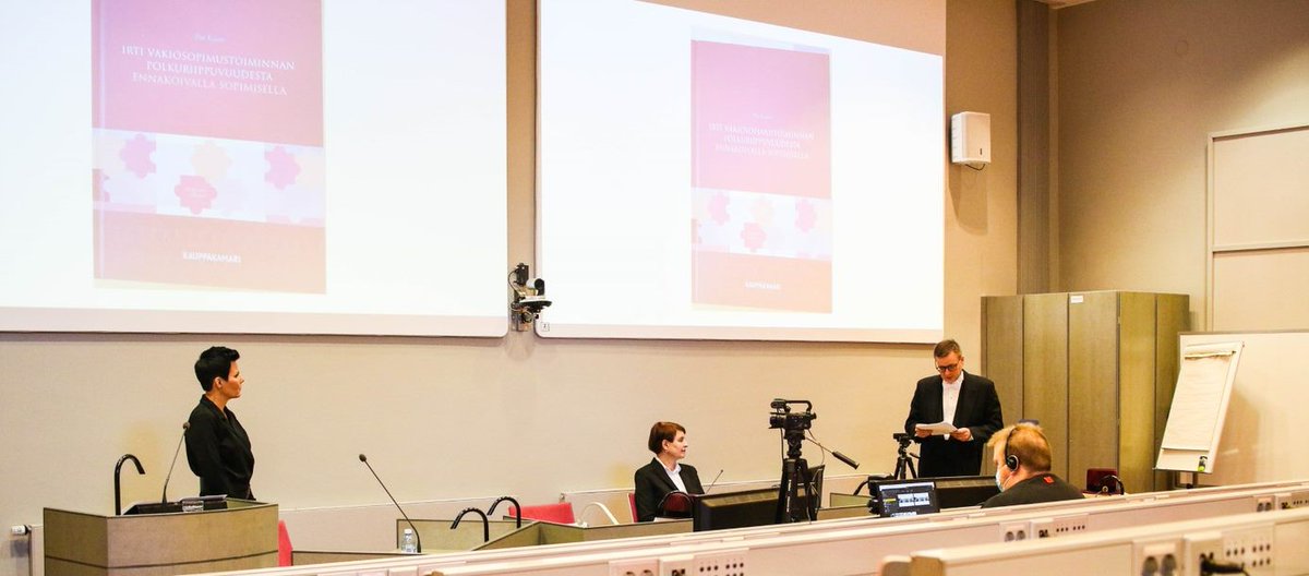 Puolustin ansiokkaasti väitöskirjatutkimustani julkisesti Lapin yliopistossa perjantaina 4.3.2022😊.

Kiitos vastaväittäjä <a href="/SWuolijoki/">Sakari Wuolijoki</a> ja kustos <a href="/NystenSoili/">Soili Nysten-Haarala</a>.

Väitöskirjani on saatavilla Helsingin seudun Kauppakamarin verkkokaupasta.