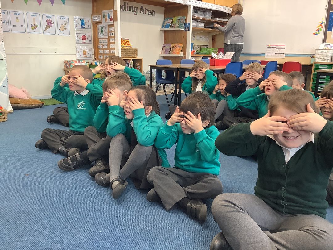 #DanWorsley thank you so much for a fantastic virtual visit this morning! Our children are feeling incredibly inspired and they found you very funny and engaging! We will share our pirates later today!