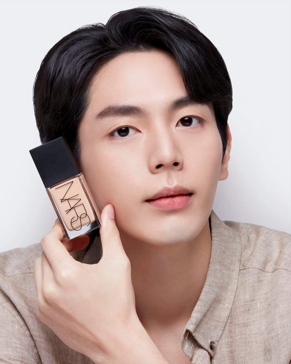 เนื่องในโอกาสที่น้องอัพ น้องชายสุดที่รัก ได้เป็น  'Friends of NARS Thailand' คนแรกของประเทศไทย🎉

📢 กติการีทวิต+commentแสดงความยินดีกับน้องอัพ ใต้โพสนี้ +ติด tag 
#NARSXUPPOOMPAT + #uppoompat 

แจก ‼️‼️‼️
1. ปฏิทินน้องอัพ 1เล่ม
2. แจกลิปสติก NARS 1 แท่ง (รุ่นไหนจะแจ้งอีกที)