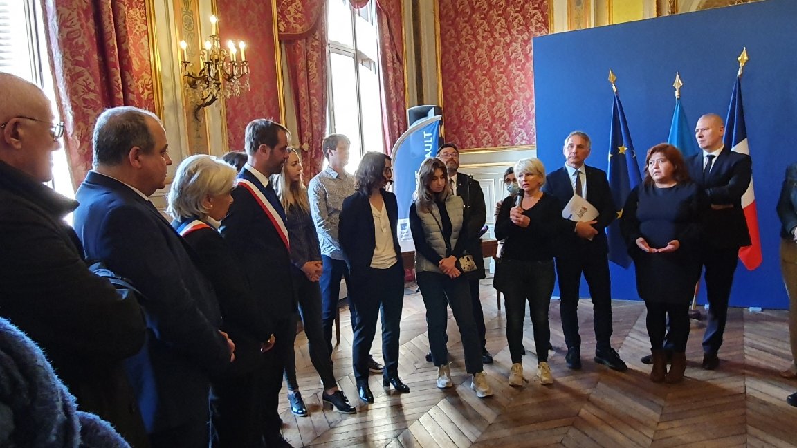 un élan de solidarité se met en place pour venir en aide au peuple #ukrainien. Ce matin, @Prefet34 avait invité les présidents des interco, les parlementaires, les associations et des ukrainiens pour faire un point sur l'aide qui s'organise #SoutienUkraine #grandorb