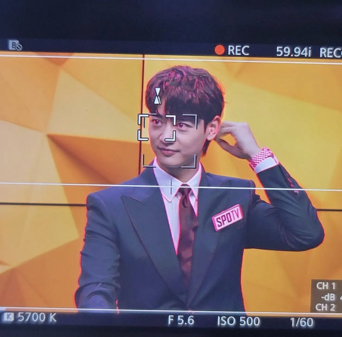 SHINee_AtoZ update 

Actually Minho is on the screen👀 by Nakcheon

#IsHeHandsome #BecauseHesAVampire #RedEyes 

#샤이니 #민호 #MINHO 
(Since there’s no Minho on the post earlier today, so Nakcheon said actually minho is on the screen)