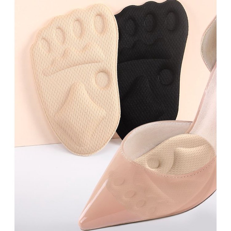 Shoe care and accessories 

A thread.