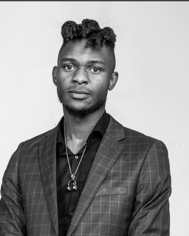 AmazingChanza's tweet photo. I started drawing this art at exactly 10pm then I finished at 9am today,it’s on FedEx to Harare as we speak.l have my best shot thoe l can’t deliver it in person because oftransport fee. I hope you will accept my small birthday present Mr @hatiperi_wacho Yours fvrt fan in Mutare https://t.co/XR5w76DMF3