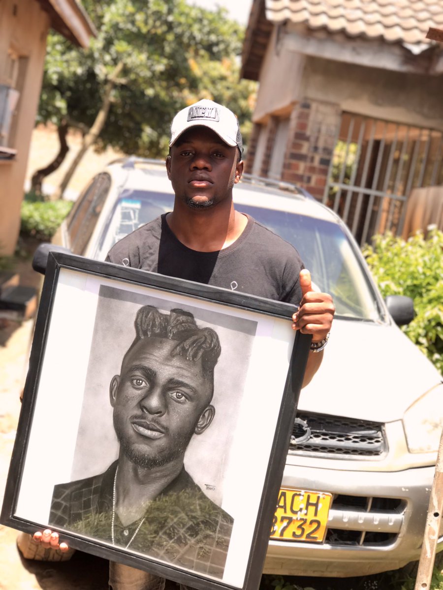 AmazingChanza's tweet photo. I started drawing this art at exactly 10pm then I finished at 9am today,it’s on FedEx to Harare as we speak.l have my best shot thoe l can’t deliver it in person because oftransport fee. I hope you will accept my small birthday present Mr @hatiperi_wacho Yours fvrt fan in Mutare https://t.co/XR5w76DMF3