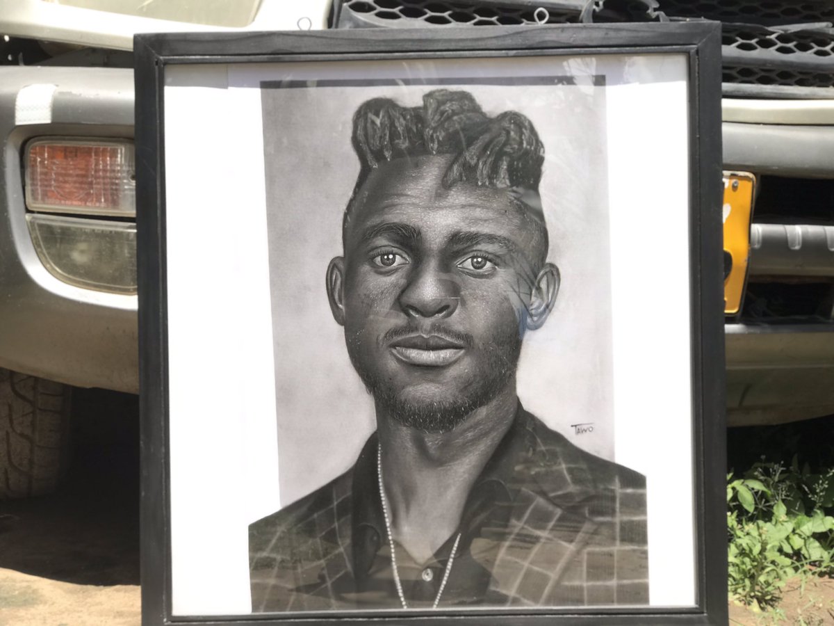 AmazingChanza's tweet photo. I started drawing this art at exactly 10pm then I finished at 9am today,it’s on FedEx to Harare as we speak.l have my best shot thoe l can’t deliver it in person because oftransport fee. I hope you will accept my small birthday present Mr @hatiperi_wacho Yours fvrt fan in Mutare https://t.co/XR5w76DMF3