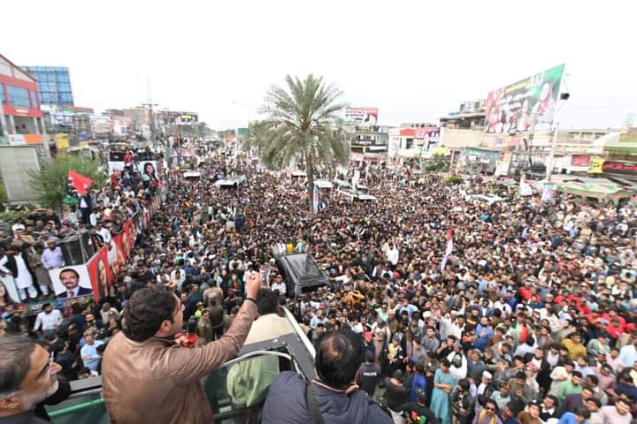 ppp_arman's tweet photo. وزیراعظم پر سے گجرات کی عوام کا اعتماد اٹھ چکا ہے۔ اب ہماری منزل قریب ہے جلد پارلیمان کا اعتماد بھی اٹھے گا۔

#سلیکٹڈ_گھبرا_گیا
#AwamiMarch
@BBhuttoZardari https://t.co/wSPrUShm19