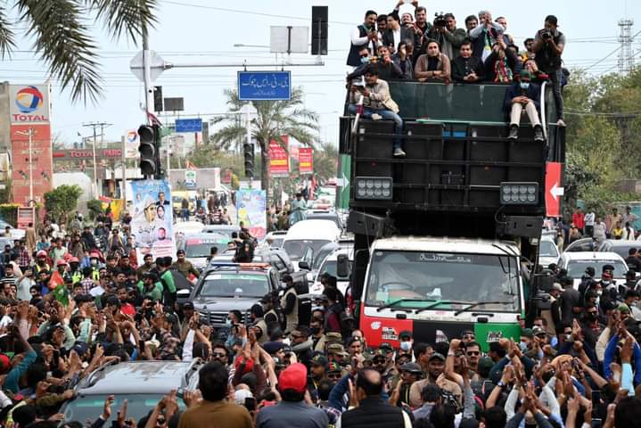 ppp_arman's tweet photo. وزیراعظم پر سے گجرات کی عوام کا اعتماد اٹھ چکا ہے۔ اب ہماری منزل قریب ہے جلد پارلیمان کا اعتماد بھی اٹھے گا۔

#سلیکٹڈ_گھبرا_گیا
#AwamiMarch
@BBhuttoZardari https://t.co/wSPrUShm19