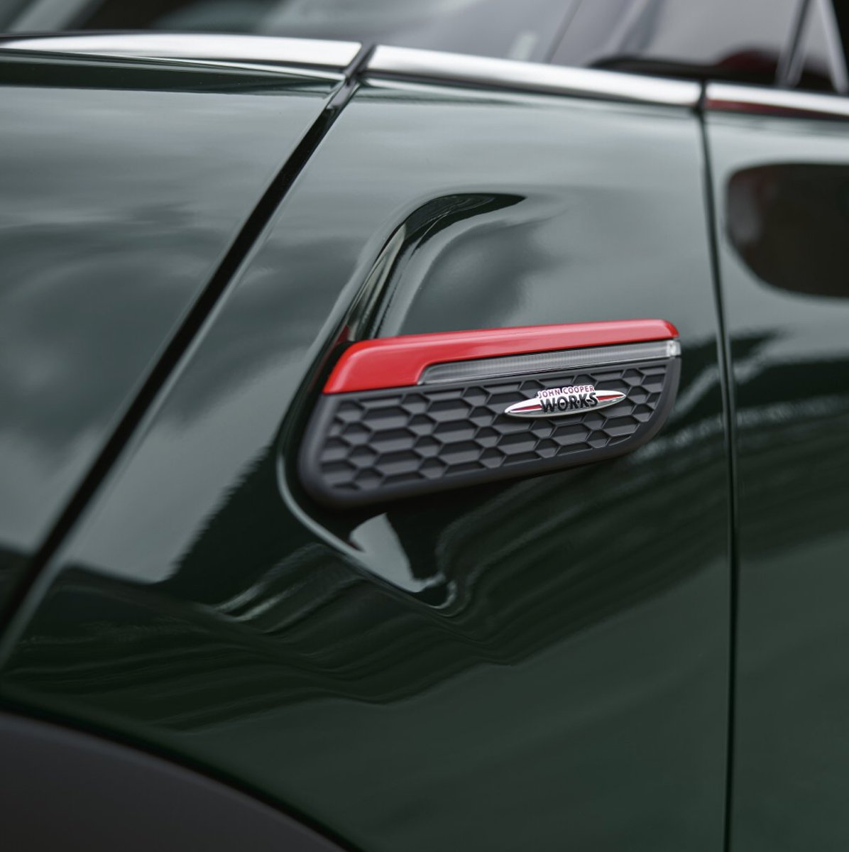 SaudiArabiaMINI's tweet photo. اقترب أكثر واستمتع بالتفاصيل. سيارة MINI JCW الرائعة.

Come closer and take in the details. The stunning MINI JCW.

#JohnCooperWorks #MINIThrillMaximised #MINIKSA #MYNM https://t.co/shyCDhDDIB