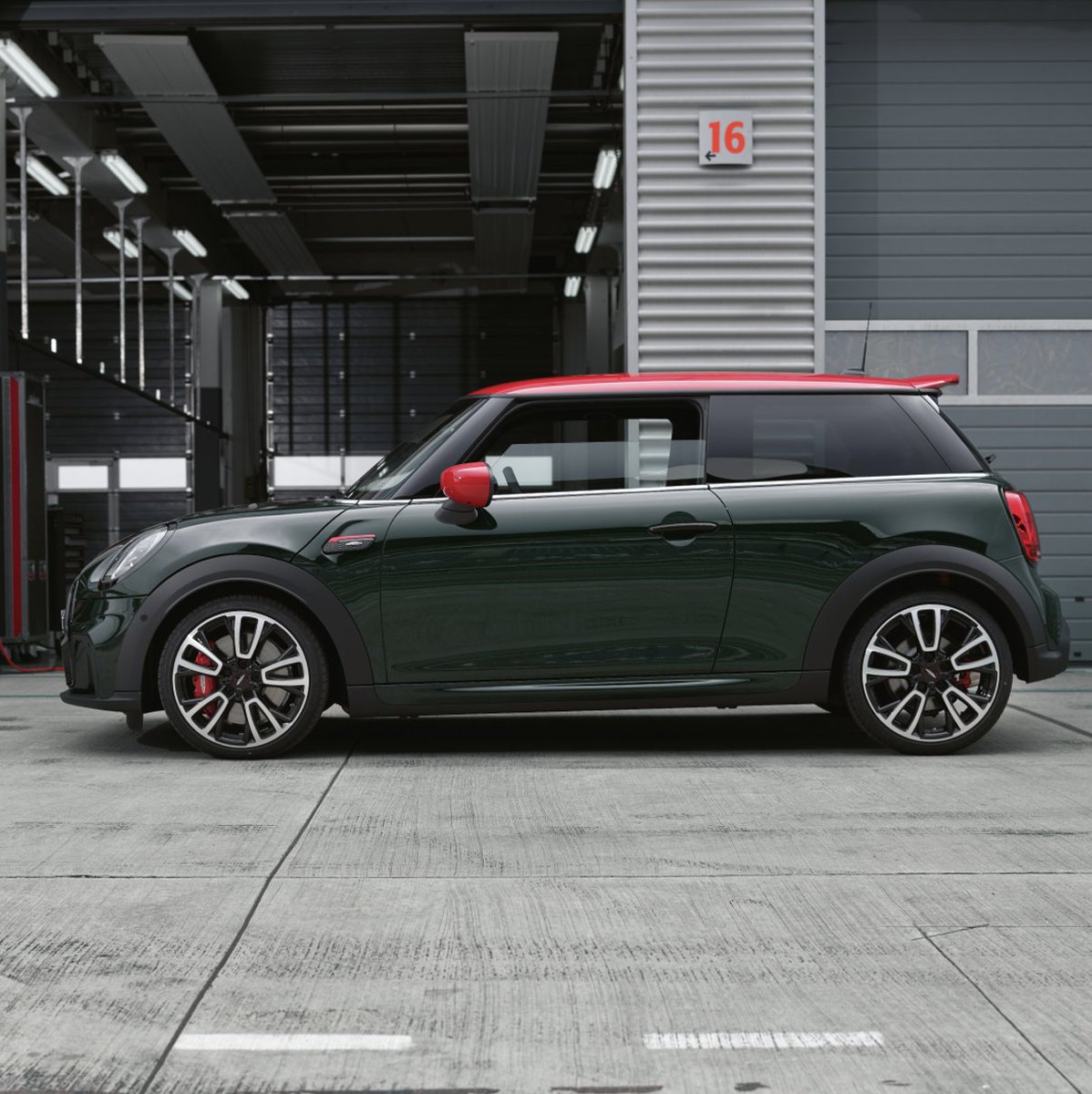 SaudiArabiaMINI's tweet photo. اقترب أكثر واستمتع بالتفاصيل. سيارة MINI JCW الرائعة.

Come closer and take in the details. The stunning MINI JCW.

#JohnCooperWorks #MINIThrillMaximised #MINIKSA #MYNM https://t.co/shyCDhDDIB