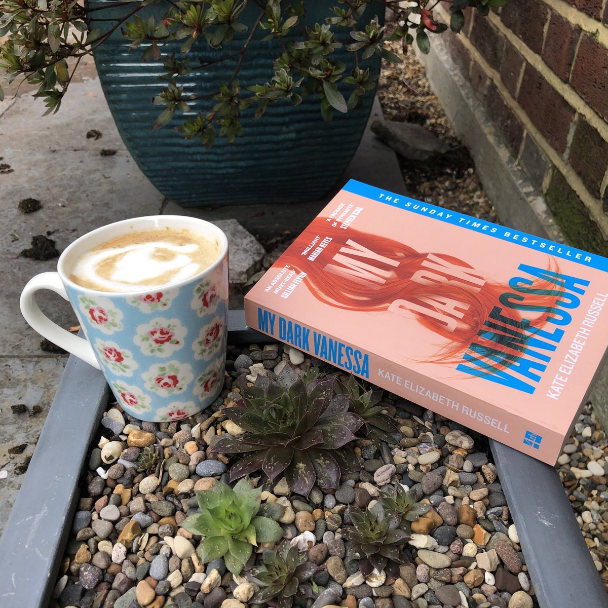 NovelistJessica's tweet photo. My Dark Vanessa by Kate Elizabeth Russell: like watching a car crash in slow motion #amreading #metoo #mydarkvanessa #kateelizabethrussell https://t.co/bHyShm390q