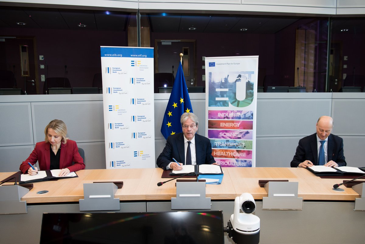 🆕Today marks a significant milestone in the implementation of #InvestEU:
☑️EIB &amp; <a href="/EIF_EU/">European Investment Fund</a> w/<a href="/EU_Commission/">European Commission</a> signed a €19.65bn Guarantee Agreement, unlocking billions for investment across 🇪🇺
☑️EIB &amp; @EU_commission signed a €270m Advisory Hub agreement 
➡️bit.ly/3Ci6jXs
