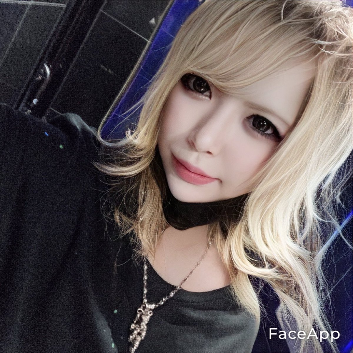 miku19950329's tweet photo. 今更フェイスアップしてみたんだが
20代の頃の母親に似すぎてて草

ほなまってまーす

＃BLOOM ＃エルコレ https://t.co/zLVpM1M6n3