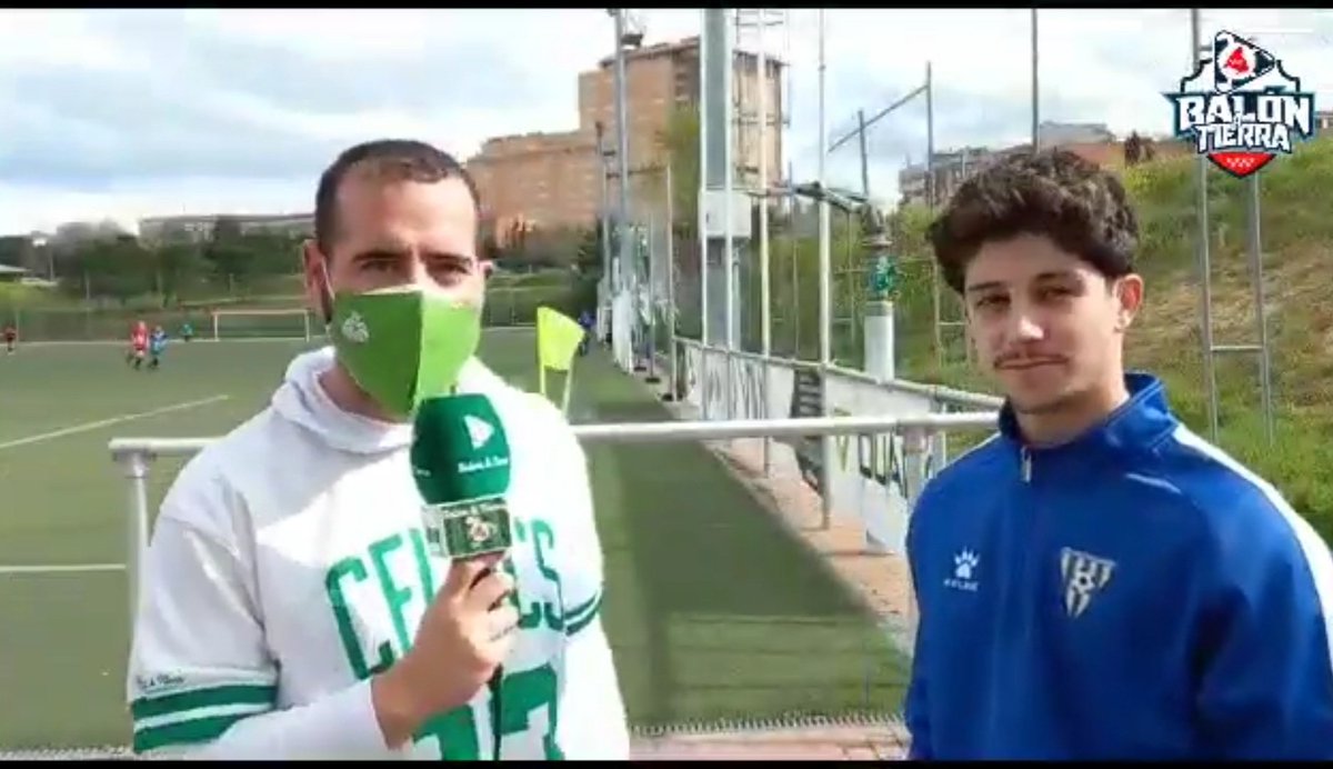 Balon_Tierra's tweet photo. Continuamos con las entrevistas en el polideportivo municipal Sporting Hortaleza con #Osquitar, jugador del @cdelugofuenla, que hablaba con @ruwen1989 tras la victoria frente al @SportingDeHorta B
https://t.co/xt5kaizHKn https://t.co/NsbhVM9ogA
