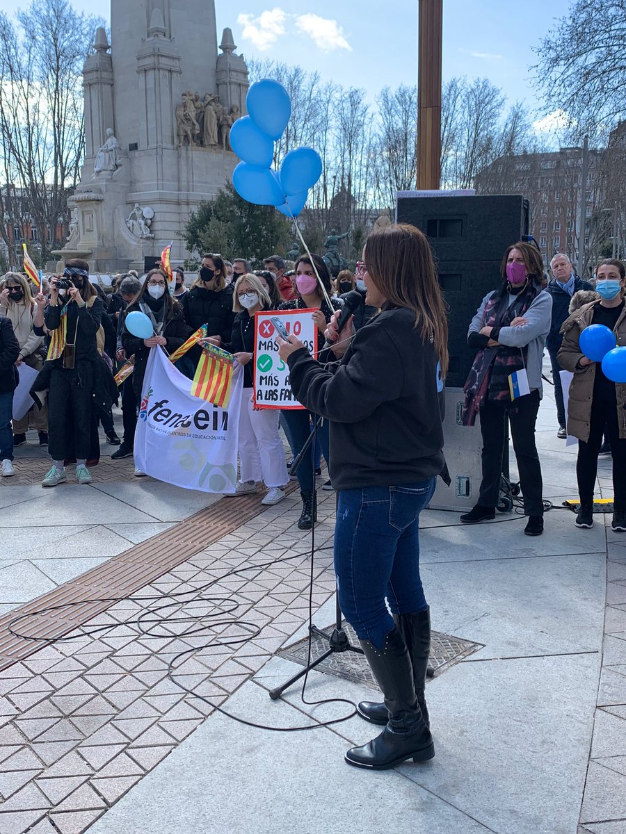 esc_inf_unidas's tweet photo. #Andalucia muy presente en la manifestación nacional de #fenacein por una #educacioninfantil acorde a la #realidad y que Ayude a las familias y no a los programas políticos https://t.co/EQkoVVLbcs