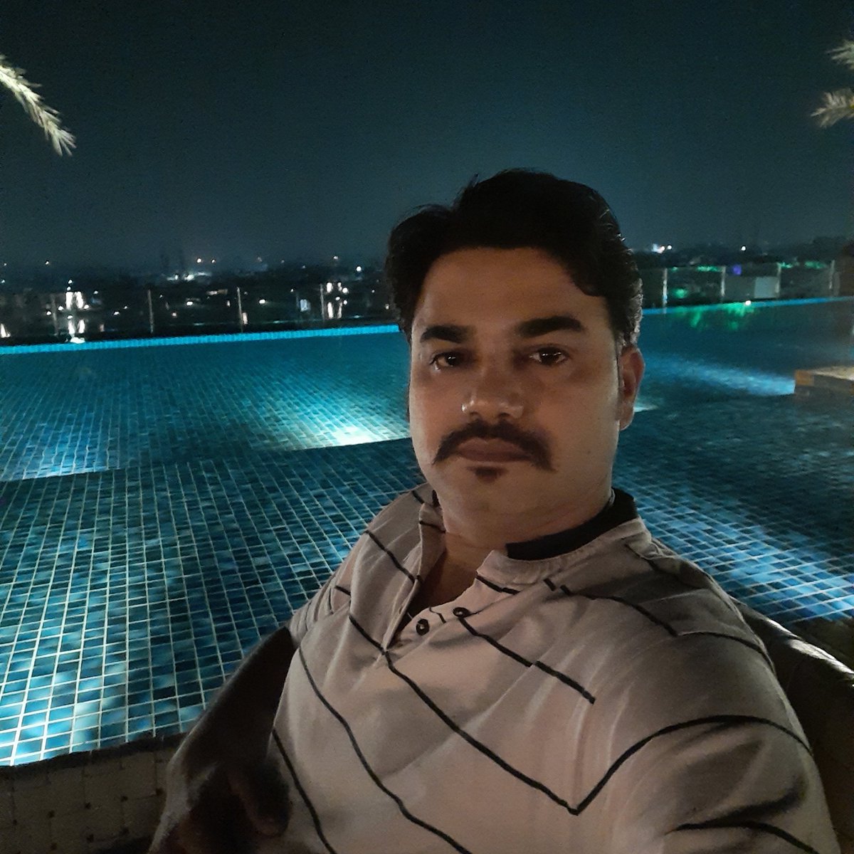 Rahulglame's tweet photo. #NewProfilePic https://t.co/5INqzGfBvX