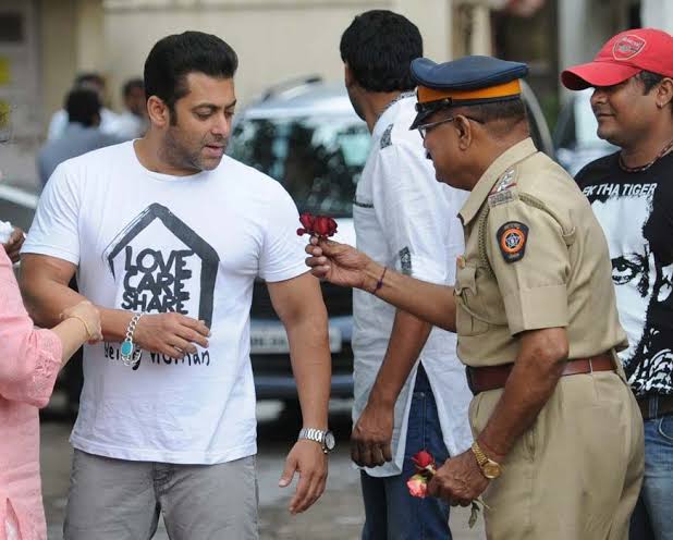 SalmanKaFanHai's tweet photo. #SalmanKhan:- THE MOST LOVED MEGASTAR OF THE NATION.❣️

@BeingSalmanKhan| #SalmanKhan𓃵 |#Tiger3 https://t.co/jpd6wrlx3m https://t.co/qYIZ0m4Iwg