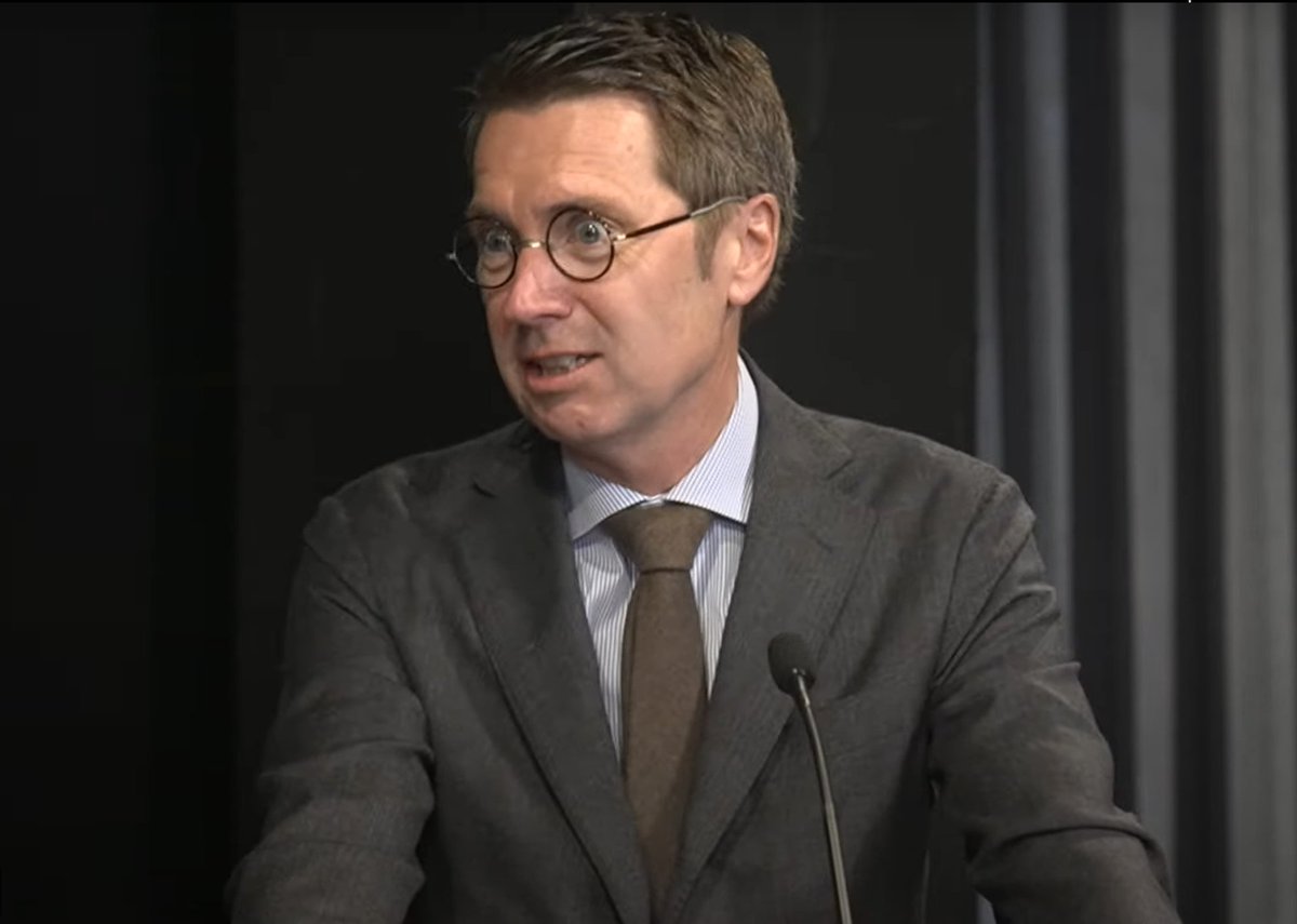 Avenir_Suisse's tweet photo. Livestream vom #mondayforfuture: «Die Staatsbetriebe dringen in Bereiche vor, wo sie eigentlich nichts zu suchen haben». @grueni_avenir: https://t.co/BVqtScklUF @RaiffeisenForum https://t.co/51B77yrQXF