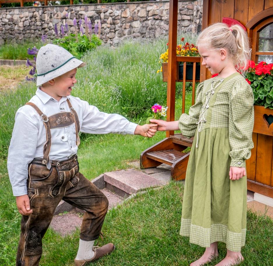 visitpine's tweet photo. A volte basta il pensiero... auguri alle
nostre donne!🌹🌷🌼🎉
📸 scatto di Andrea Monticelli
#visitpinecembra #visittrentino @visittrentino
#festadelladonna #baselgadipine #altopianodipine
#bastailpensiero #forzadonne https://t.co/DKrKX9WBeJ