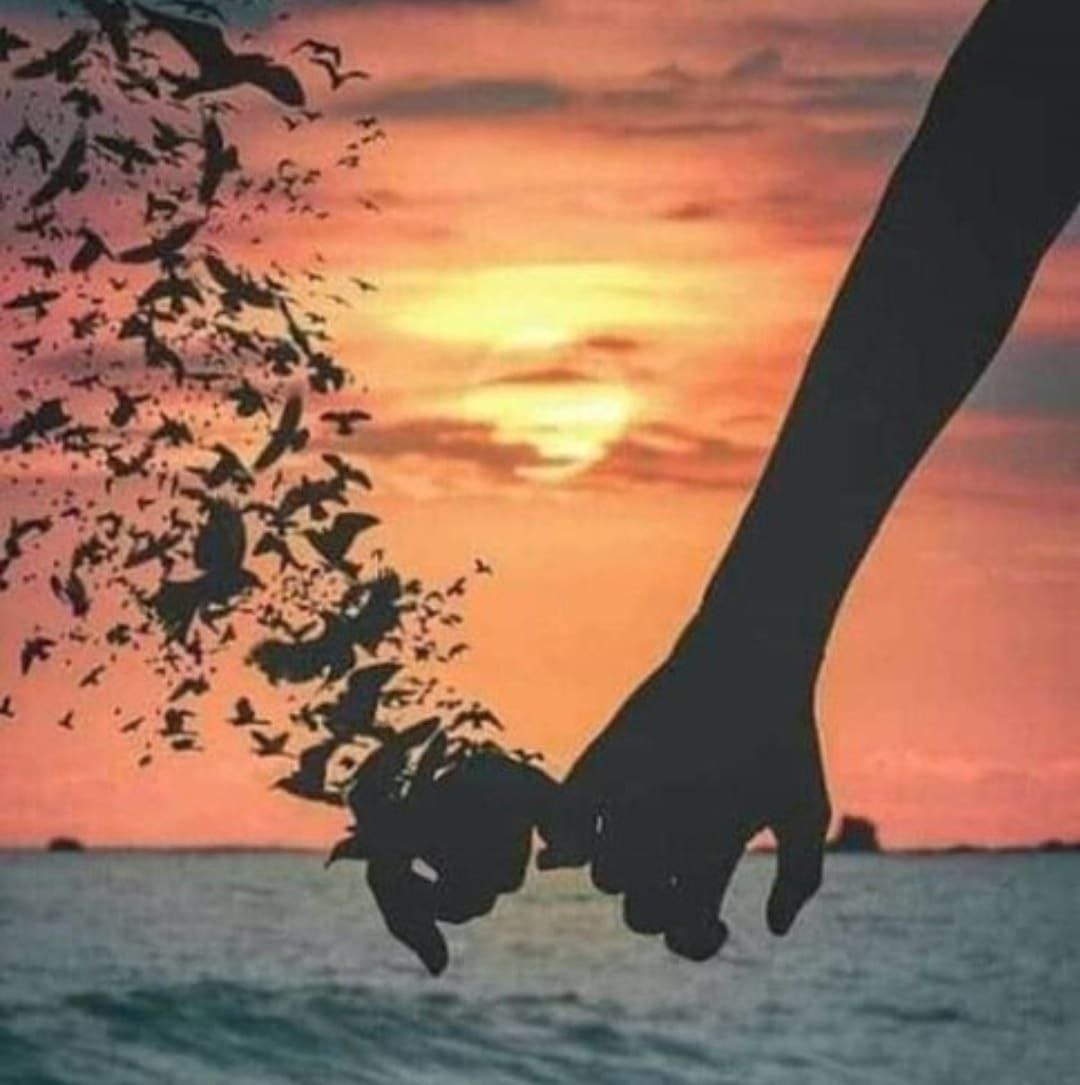 يحكى ان هناك شاب إشترى لحبيبته هاتفا بالتقسيط ..!!
هي تزوجت وهو مزال يدفع الثمن ...تبا !!! 

#مملكة_النخبه_للدعم
#مملكة_ليلاس_للدعم
#قروب_جنون_للدعم
#قروب_جنون_للدعم
#سلاطين_الفخر_للدعم
#كلمات_عابره_للدعم
#سرالمشاعر_للدعم
#السمو_للدعم
#مملكة_الشعراء