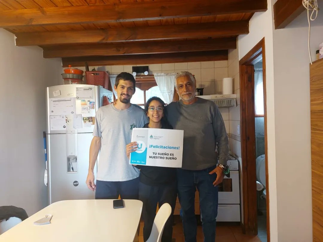 garciapablocec's tweet photo. Este sabado tuvimos la fortuna de poder informarle a los vecinos y vecinas que han sido adjudicatarios de la casa propia. Una hermosa noticia de comunicar y recibir. https://t.co/88e0gH8MNS
