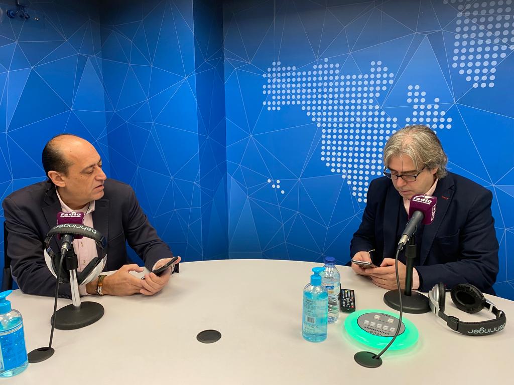IntercafeRadio's tweet photo. 🎙#PODCAST Hoy #7M con:
▶️@MIllueca, director del Instituto Valenciano de Finanzas #IVF y pte de #SGR
▶️@VicenteMontaez, concejal en el @AjuntamentVLC 
▶️@tonimillag, pte #ACEAL e #InmobiliariaAbril
▶️Fernando Martínez, economista.
#Tempsderadio📻https://t.co/VJZLDmc5pQ https://t.co/3cwxvL6fbQ