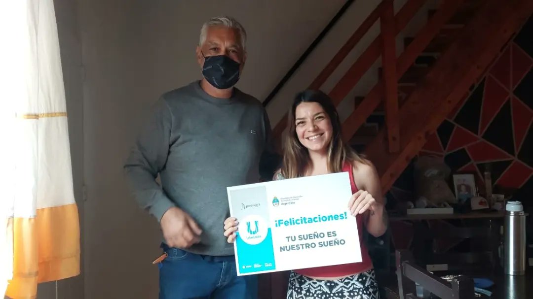 garciapablocec's tweet photo. Pudimos vivir en carne propia la emoción de las familias que durante tanto tiempo han soñado con este momento y que a partir de hoy van a poder disfrutar de lo que merecen. https://t.co/FUHgMhh7i7
