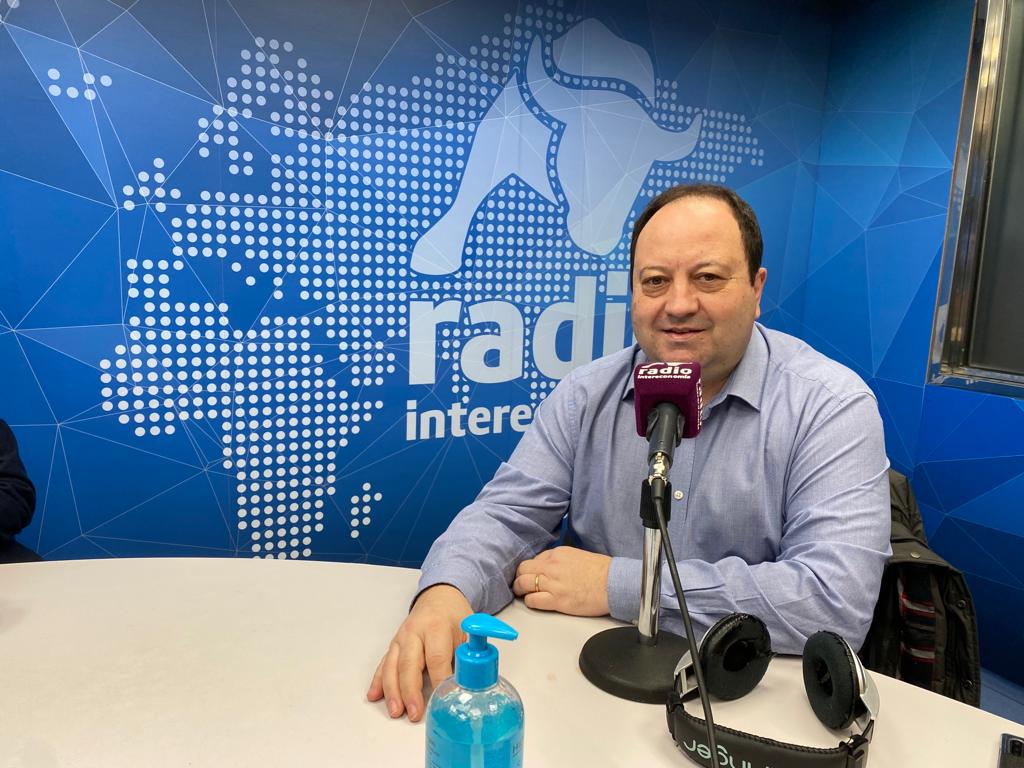 IntercafeRadio's tweet photo. 🎙#PODCAST Hoy #7M con:
▶️@MIllueca, director del Instituto Valenciano de Finanzas #IVF y pte de #SGR
▶️@VicenteMontaez, concejal en el @AjuntamentVLC 
▶️@tonimillag, pte #ACEAL e #InmobiliariaAbril
▶️Fernando Martínez, economista.
#Tempsderadio📻https://t.co/VJZLDmc5pQ https://t.co/3cwxvL6fbQ